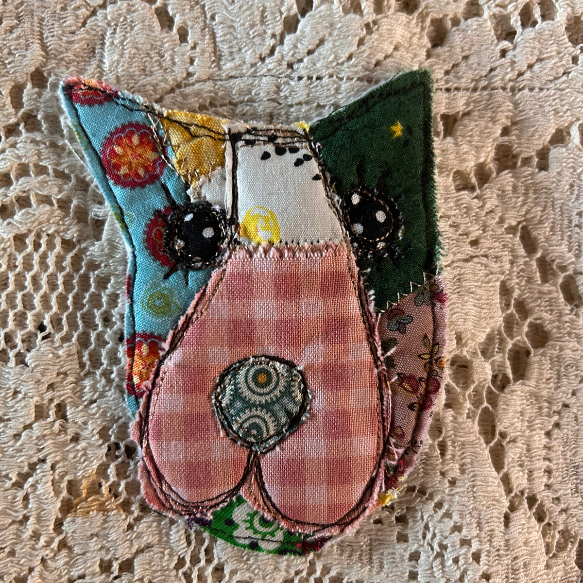 Pinky puppy pin